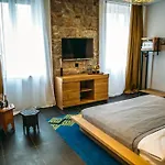 Lejletul ゲストハウス 4*